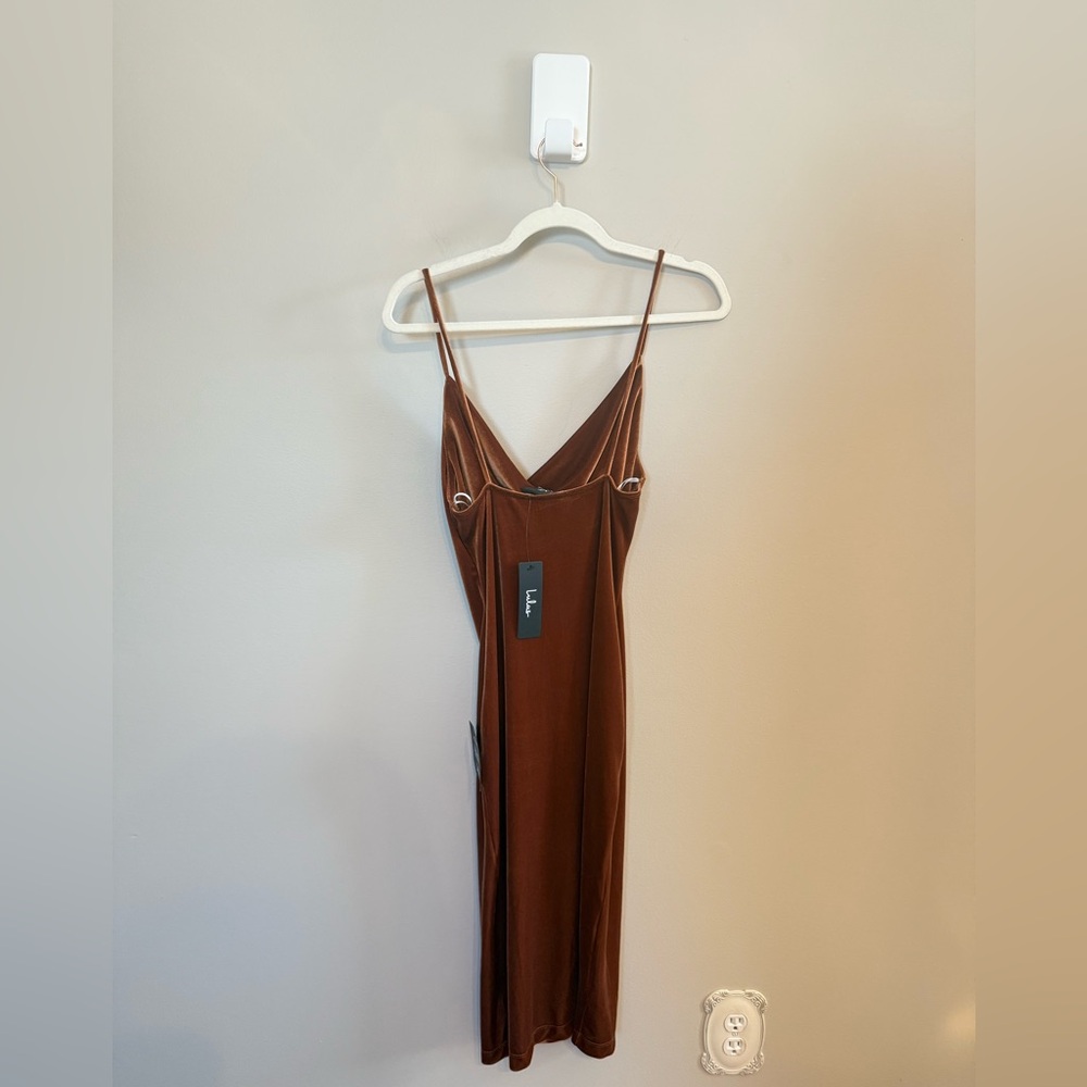 Lulus • NWT Rust Brown Velvet Dress Jazzy Belle Cowl Neckline Sz Small Cocktail‎ - Picture 8 of 11